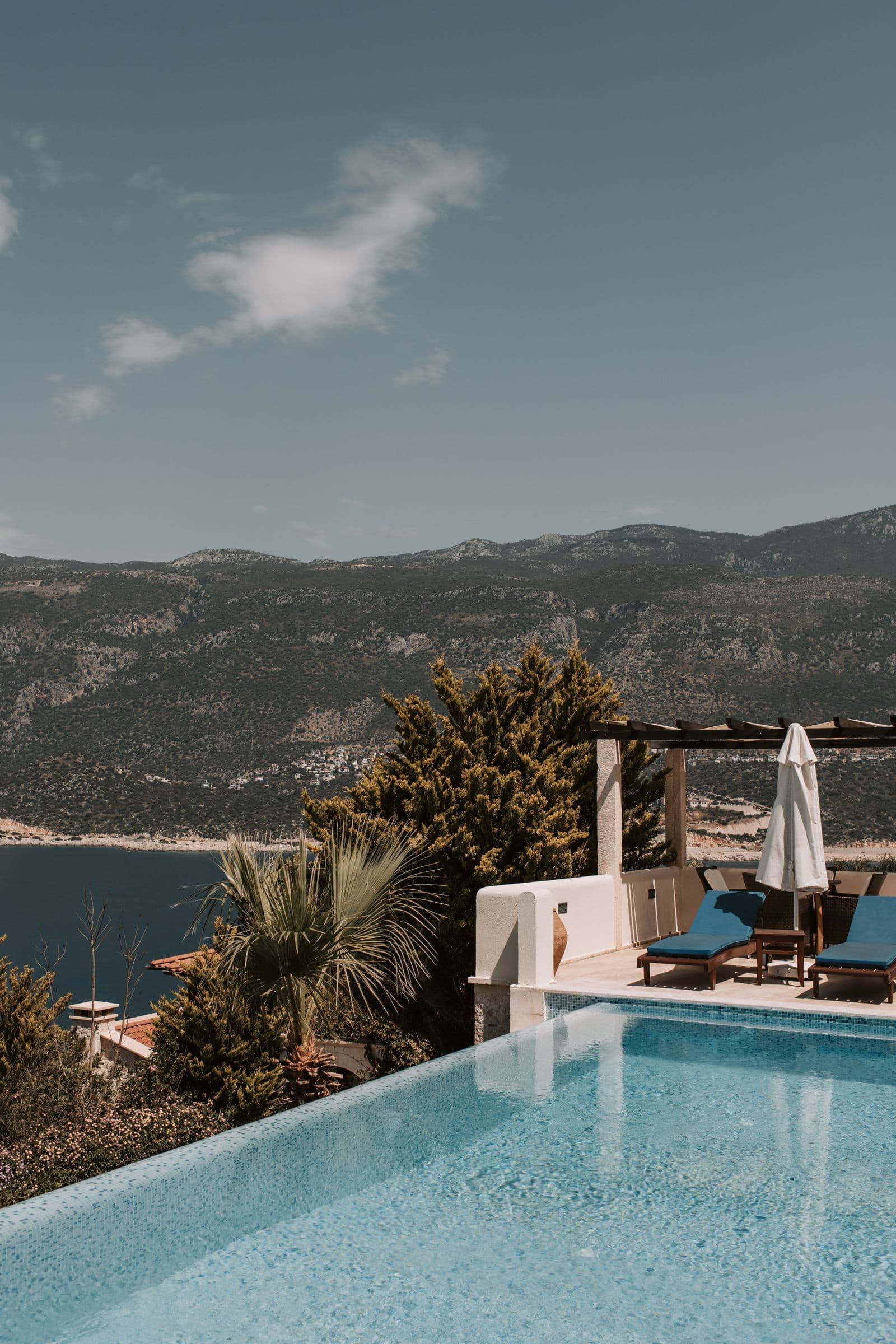 Aburi Hilltop Lodge: view 7